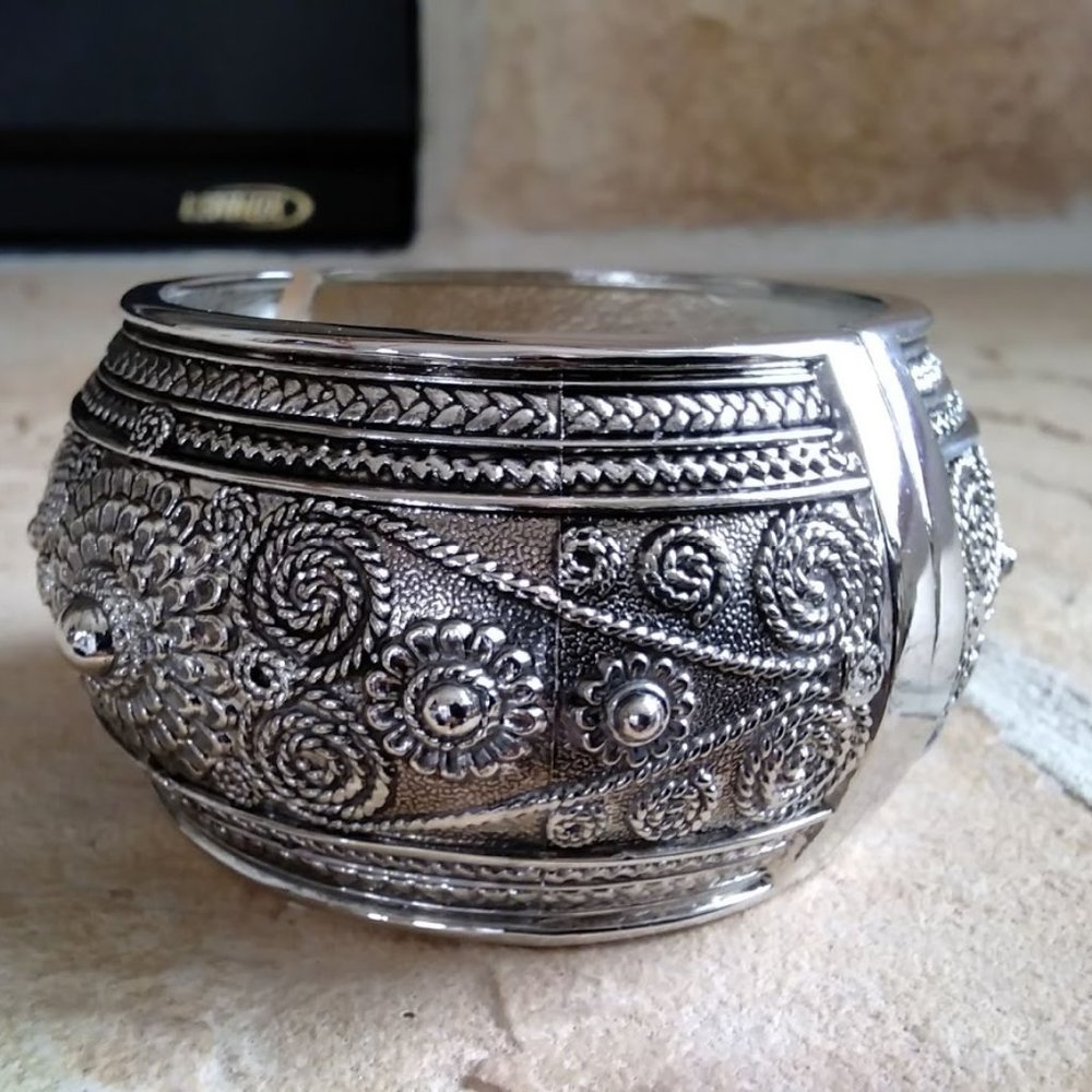Ornate Silver Tone Hinged Cuff Bracelet-NWOT